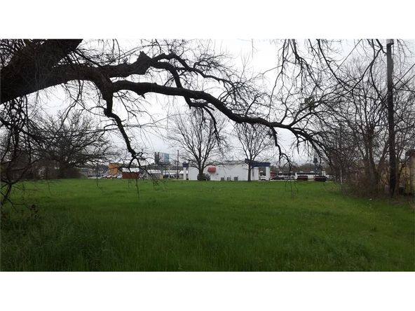 1068 Village Dr, Sulphur Springs, TX 75482